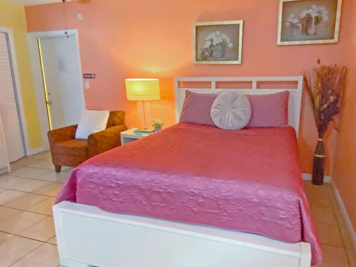 Bella Sirena Inn 圣徒皮特海滩 外观 照片